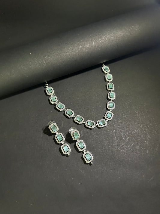 Minty Necklace Set